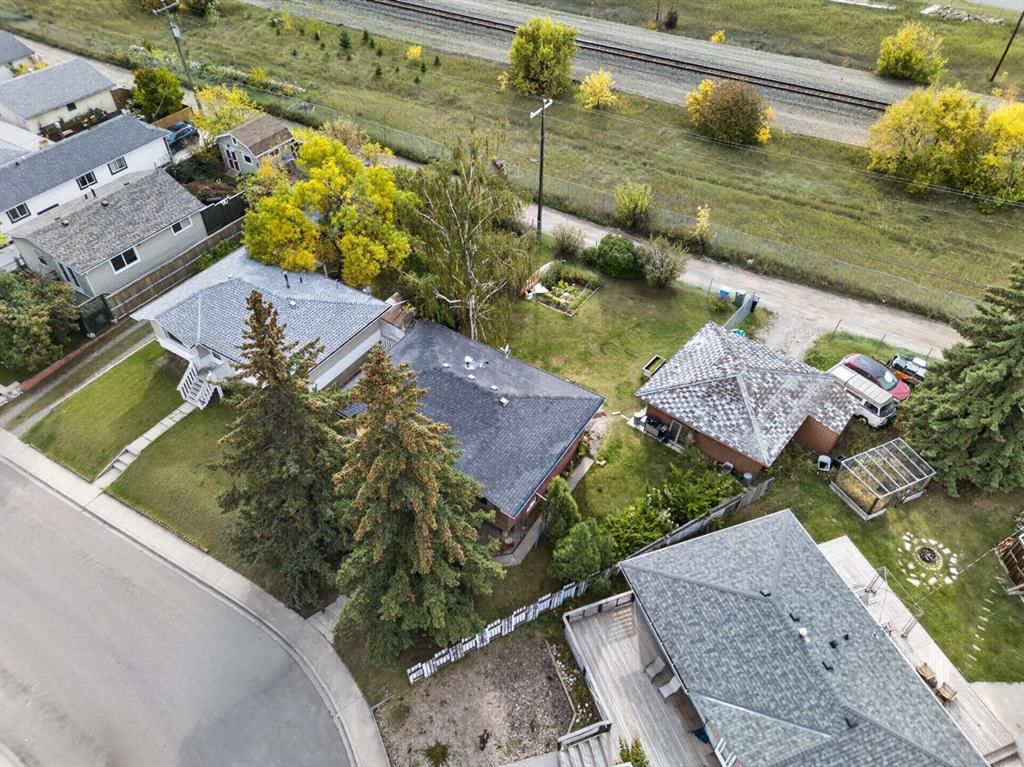 3723 Bow Anne Road NW, Calgary — photo 5 of 43