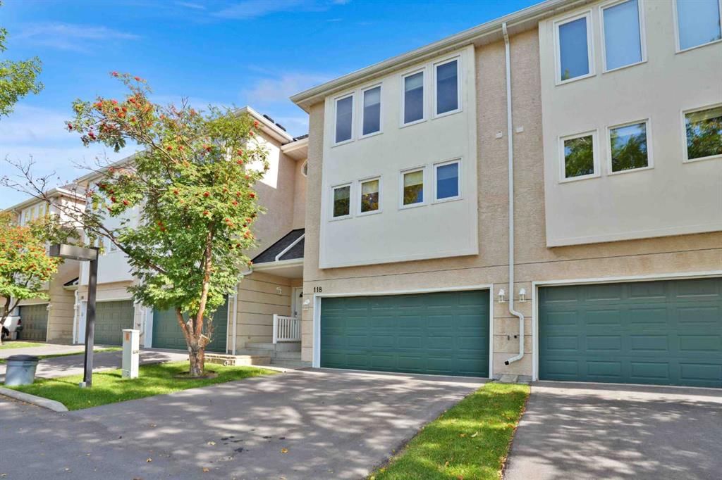 118 Candle Terrace SW, Calgary — main listing photo