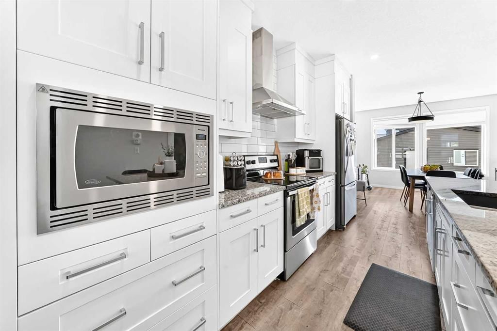 528 Belmont Heath SW, Calgary — photo 5 of 50