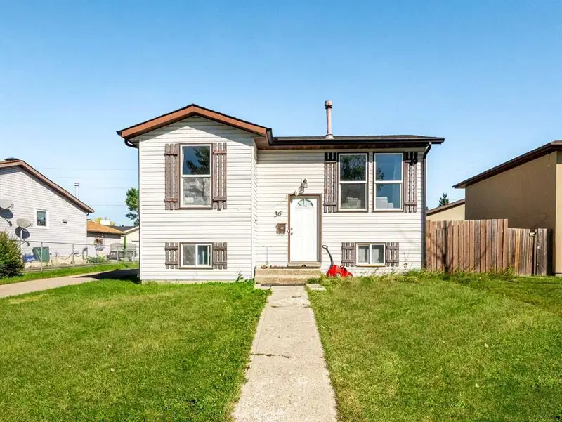 36 Castlebrook Rise NE, Calgary — main listing photo