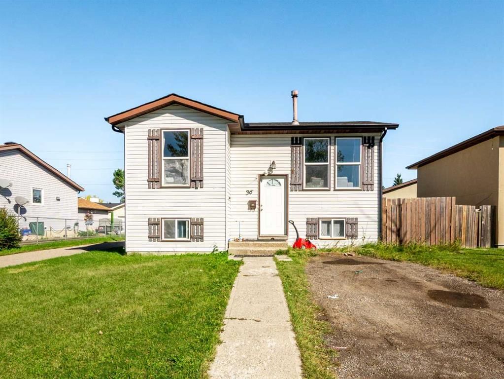 36 Castlebrook Rise NE, Calgary — photo 3 of 26