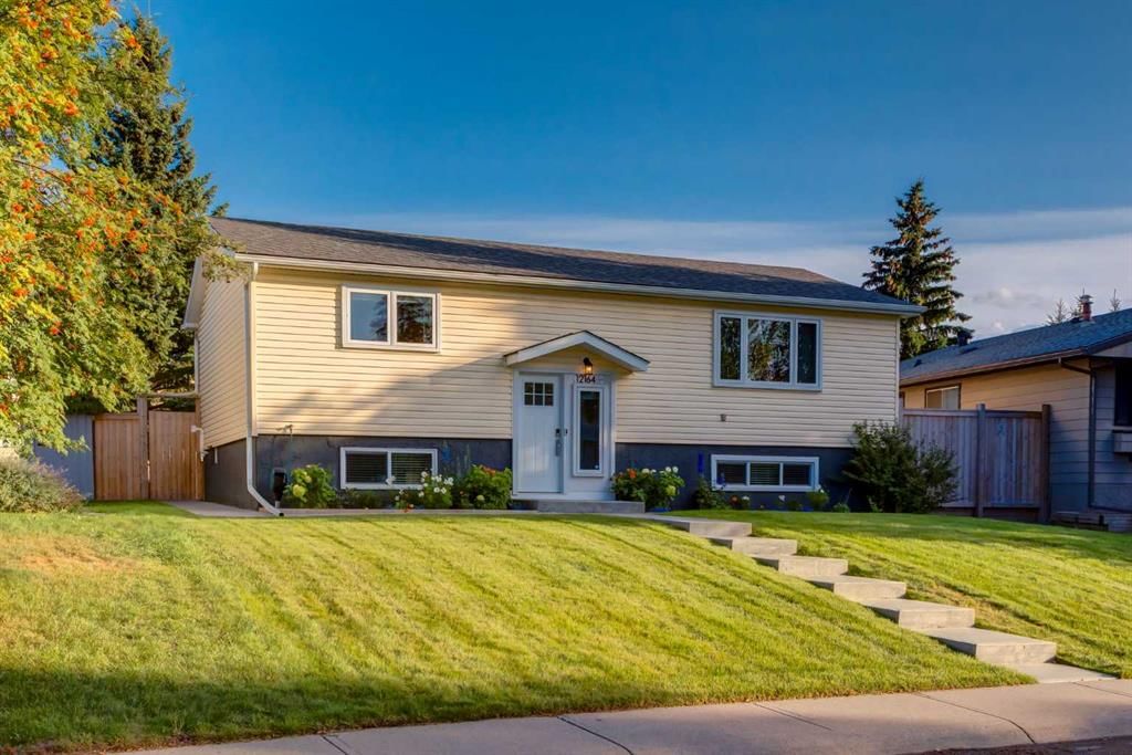 12164 Lake Michigan Road SE, Calgary — detached for sale