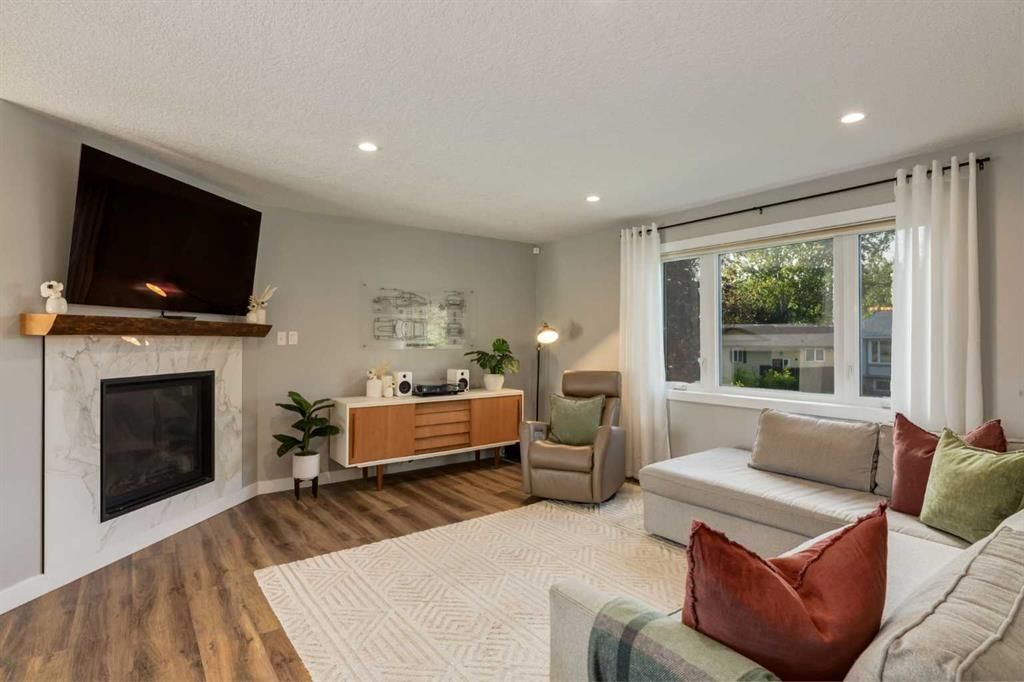 12164 Lake Michigan Road SE, Calgary — photo 5 of 45