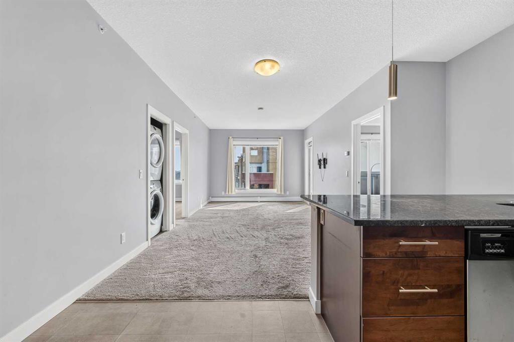 2405, 604 East Lake Boulevard NE, Airdrie — photo 2 of 31