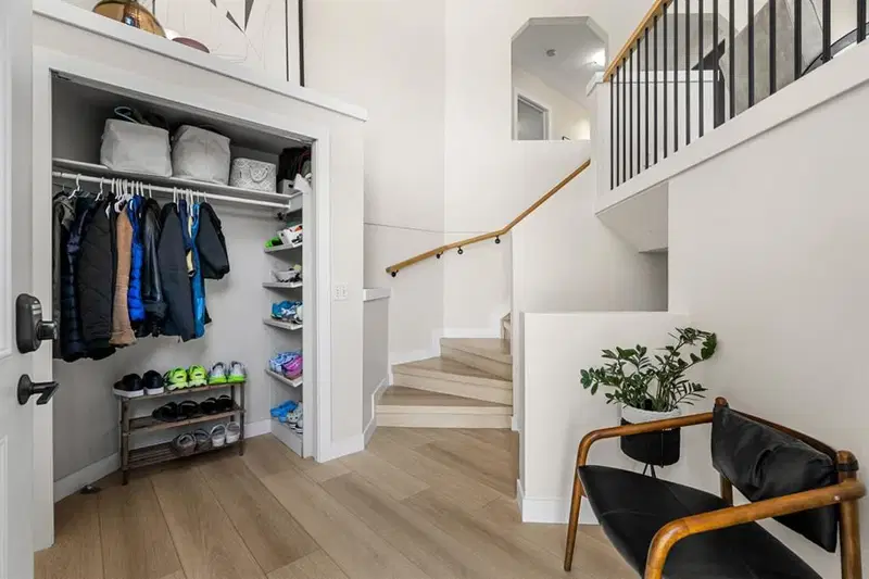 9878 Hidden Valley Drive NW, Calgary — photo 2 of 48