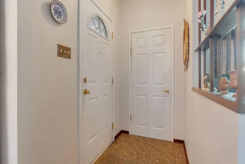 9524 3 Street SE, Calgary — photo 5 of 42