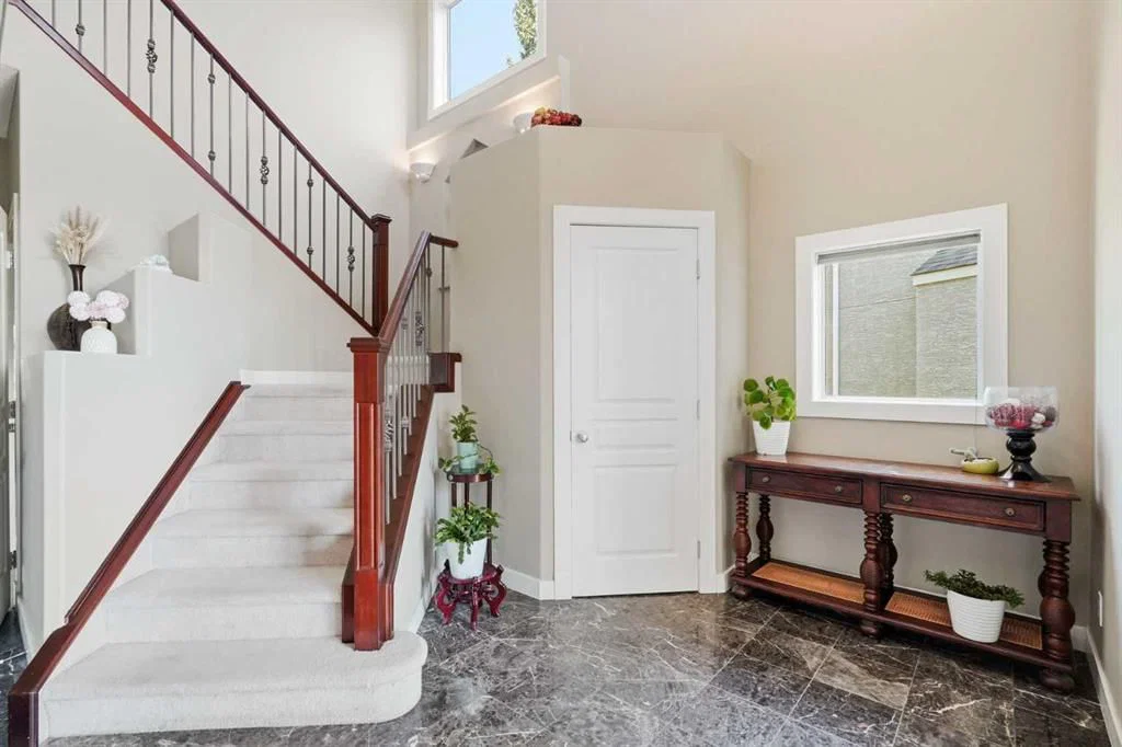242 Tusslewood Grove NW, Calgary — photo 3 of 41
