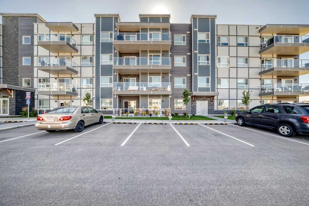 120, 40 Carrington Plaza NW, Calgary — photo 2 of 24