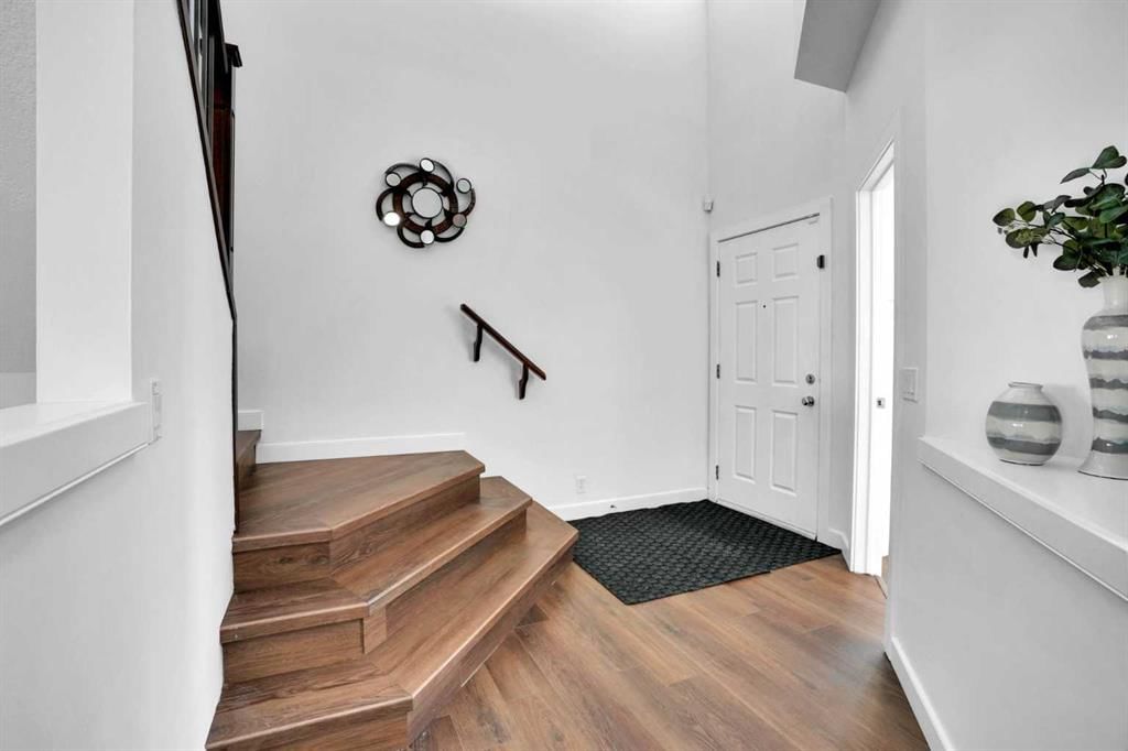 309 Everridge Drive SW, Calgary — photo 2 of 50