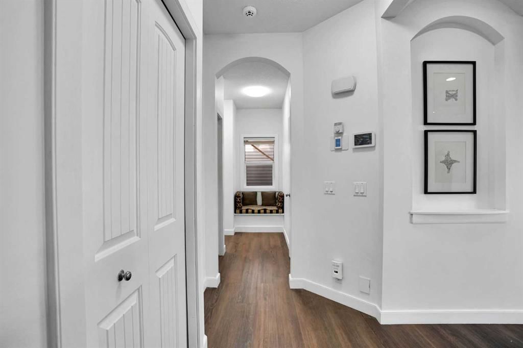 309 Everridge Drive SW, Calgary — photo 5 of 50