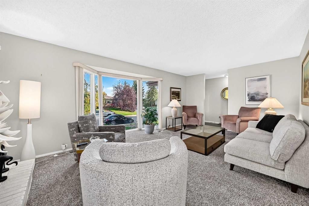 12208 Canfield Road SW, Calgary — photo 4 of 43