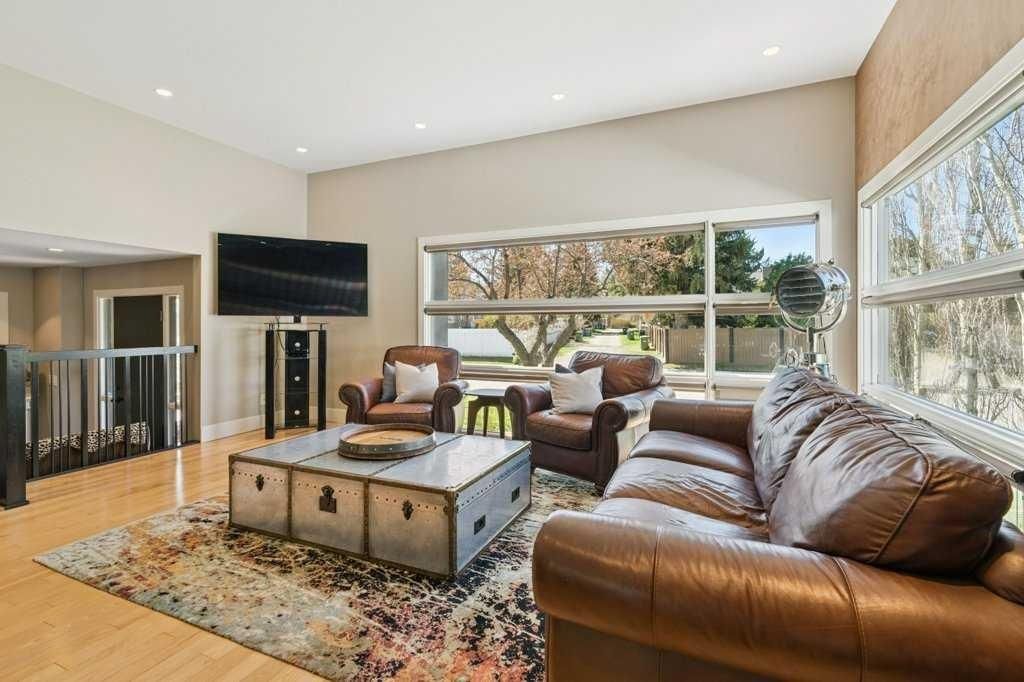 640 Willoughby Crescent SE, Calgary — photo 5 of 50