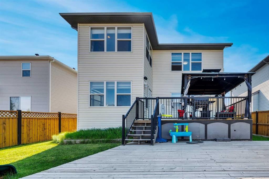 245 Springmere Way, Chestermere — photo 5 of 48