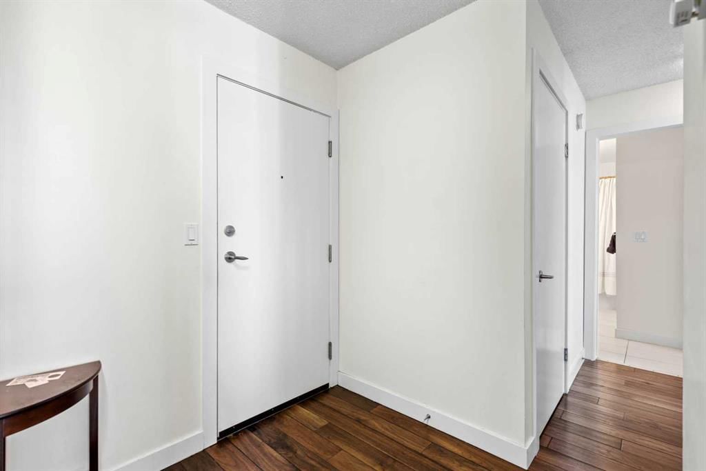 403, 4455C Greenview Drive NE, Calgary — photo 3 of 37