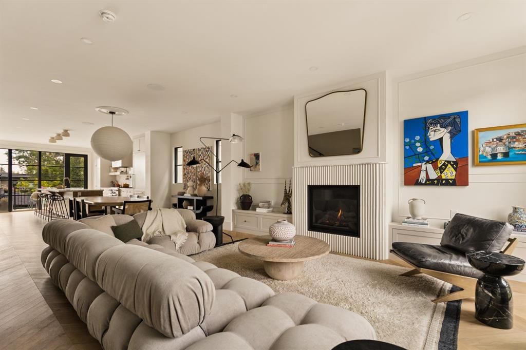 1723B 30 Avenue SW, Calgary — photo 5 of 46