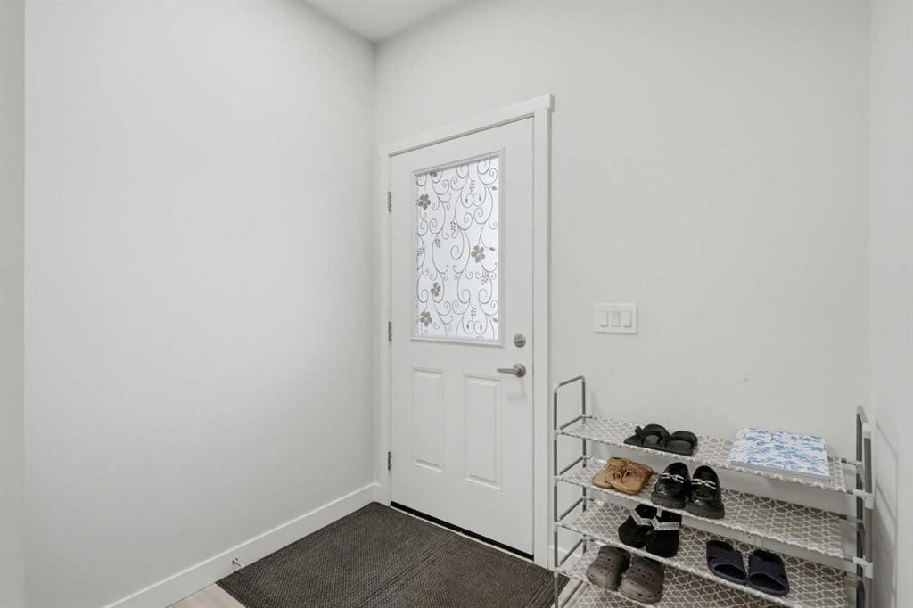 107 Corner Meadows Square NE, Calgary — photo 3 of 35