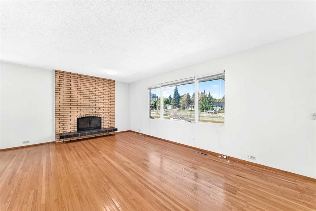4620 Voyageur Drive NW, Calgary — photo 5 of 36