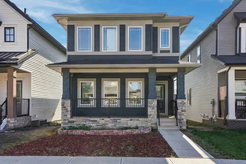 2320 Lancaster Heights SE, Airdrie — main listing photo