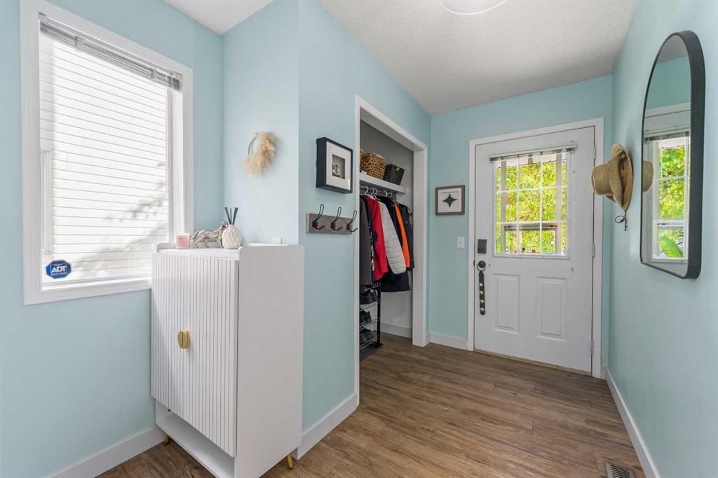 66 Kingsland Villas SW, Calgary — photo 3 of 43