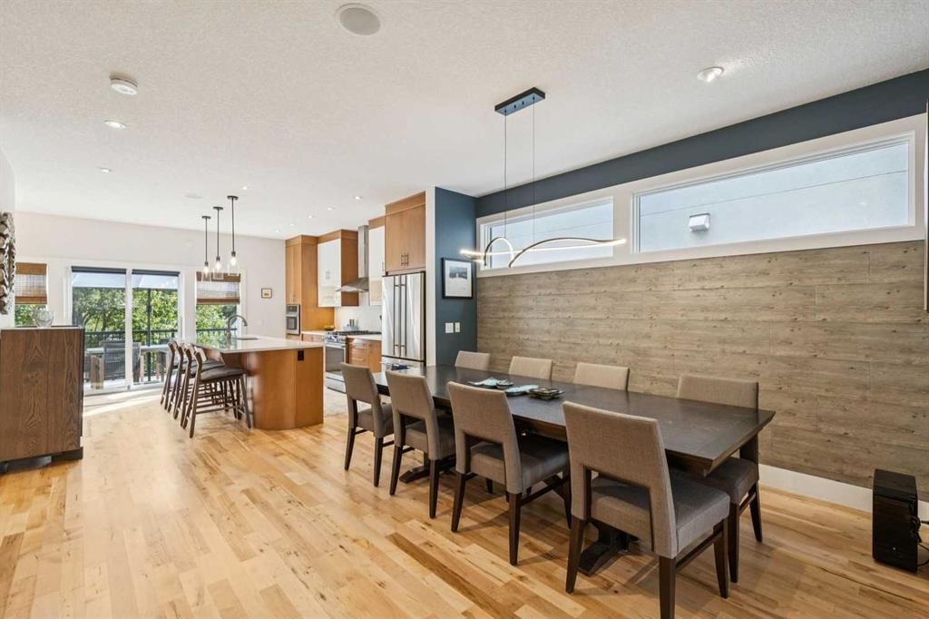 1815 30 Avenue SW, Calgary — photo 3 of 36