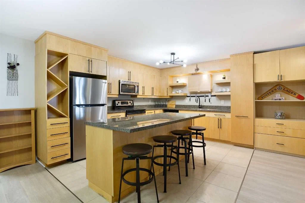 102, 350 4 Avenue NE, Calgary — photo 5 of 36