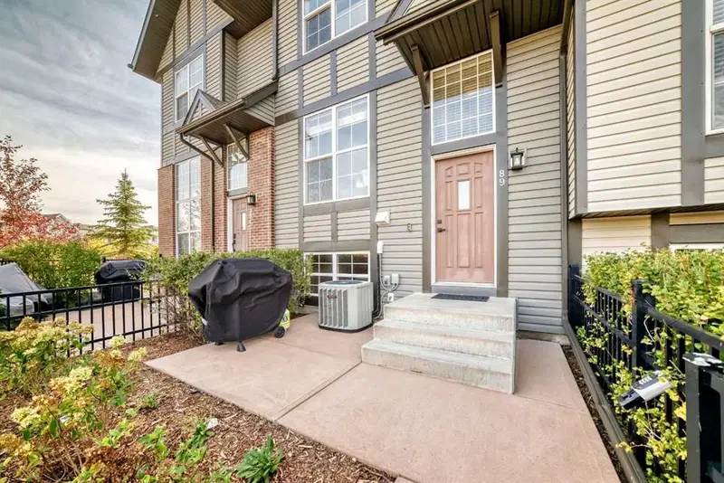 89 New Brighton Common SE, Calgary — photo 3 of 34