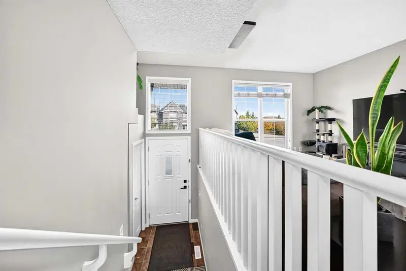 89 New Brighton Common SE, Calgary — photo 4 of 34