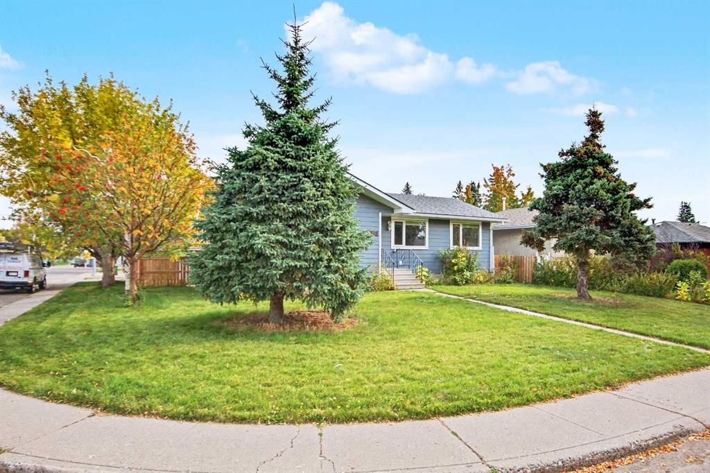 2202 35 Street SE, Calgary — photo 2 of 42