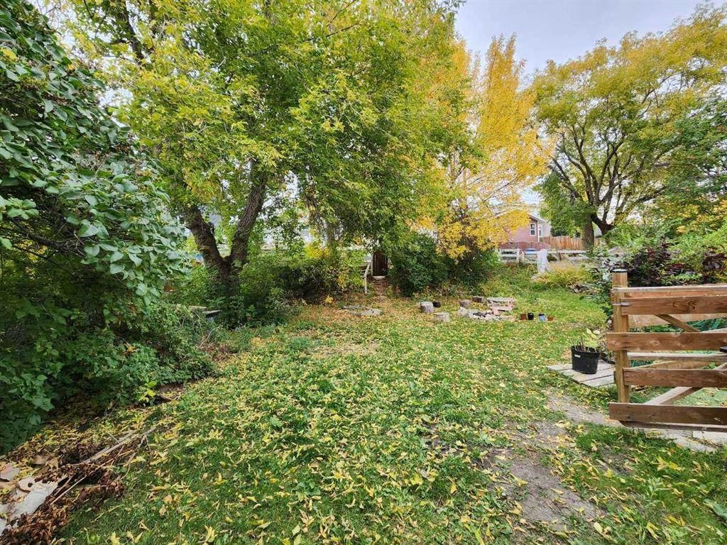 487 Northmount Drive NW, Calgary — photo 4 of 16