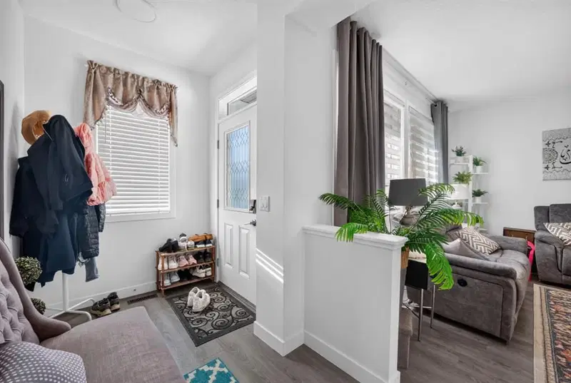 981 Mahogany Boulevard SE, Calgary — photo 3 of 27