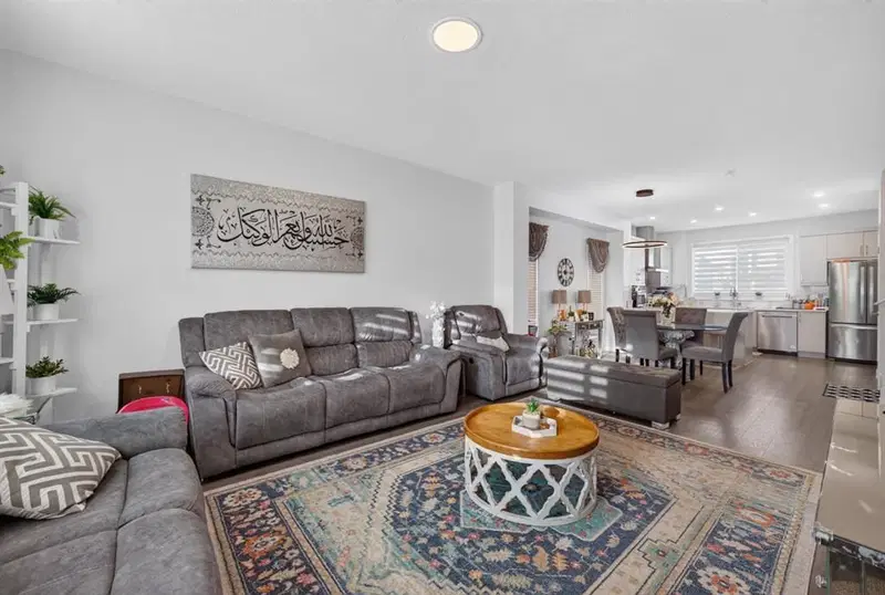 981 Mahogany Boulevard SE, Calgary — photo 4 of 27