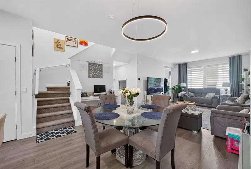 981 Mahogany Boulevard SE, Calgary — photo 5 of 27