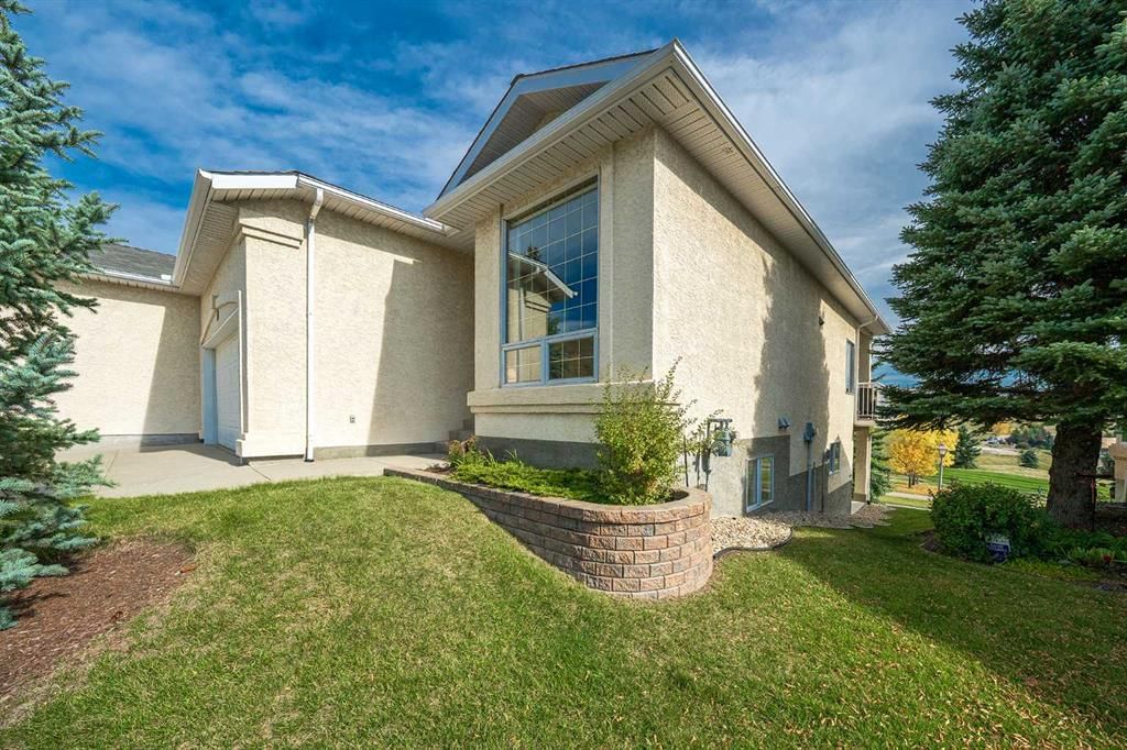 10 Eagleview Heights, Cochrane — photo 5 of 39