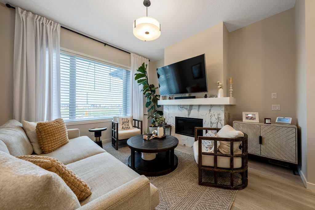 655 Marine Drive SE, Calgary — photo 4 of 35