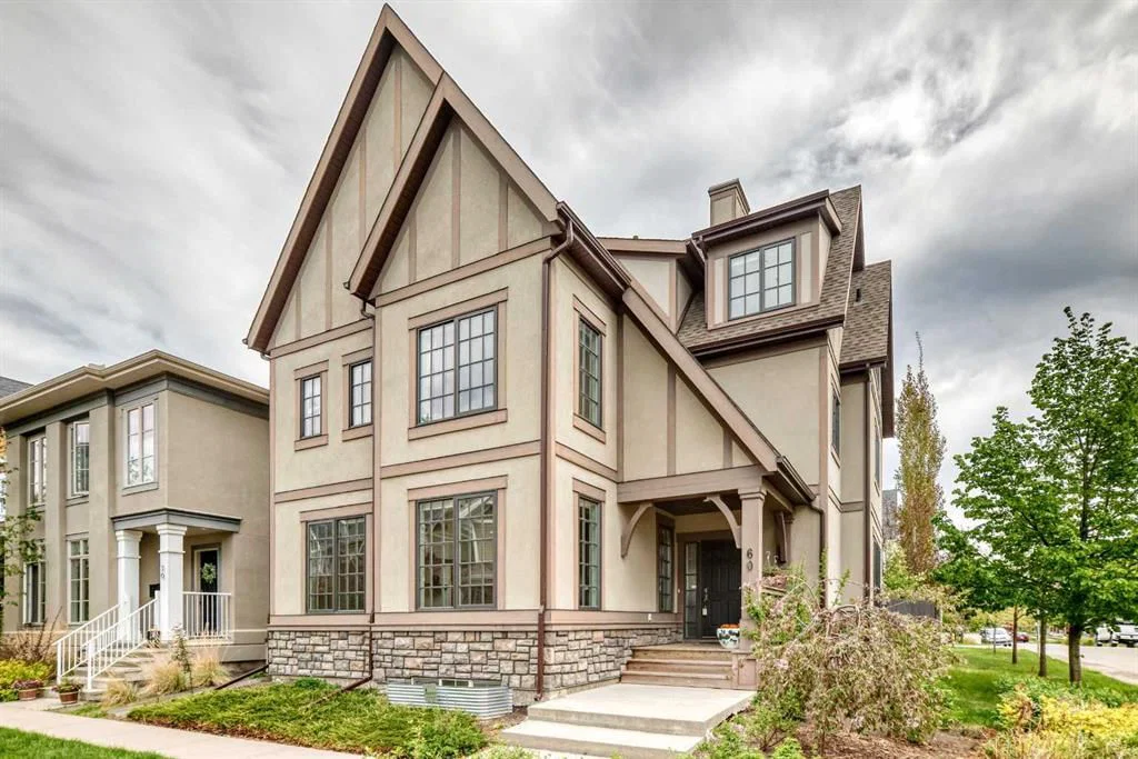 60 Hong Kong Road SW, Calgary — main listing photo
