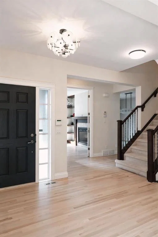 60 Hong Kong Road SW, Calgary — photo 3 of 49