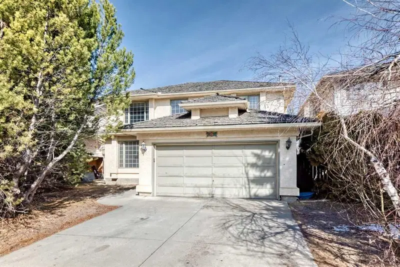 320 Sunmills Drive SE, Calgary — main listing photo