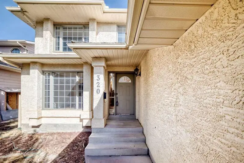 320 Sunmills Drive SE, Calgary — photo 3 of 48
