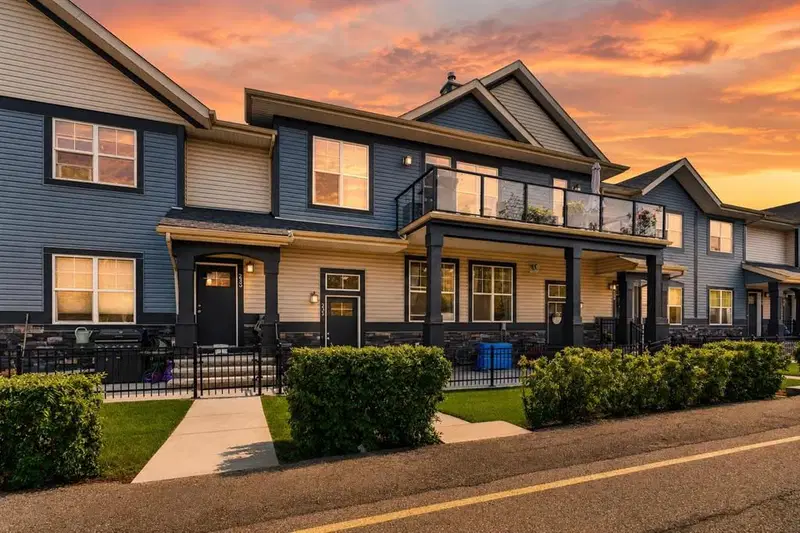 235 Mckenzie Towne Link SE, Calgary — main listing photo