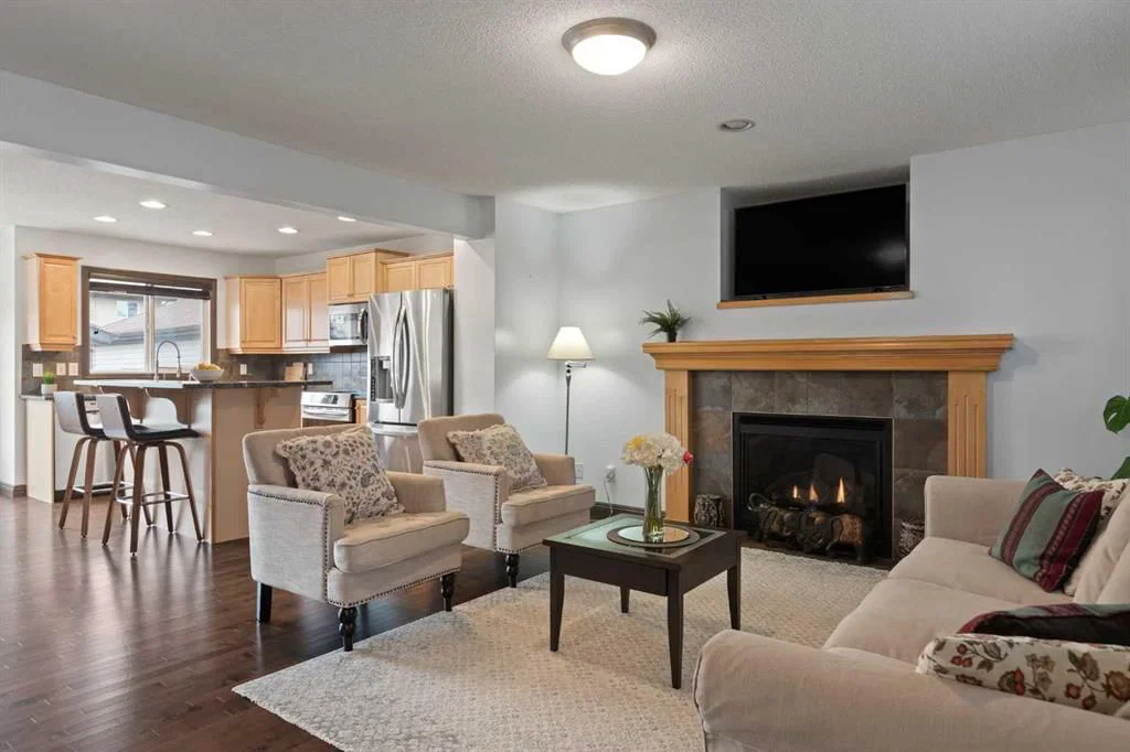 161 Prestwick Close SE, Calgary — photo 4 of 35