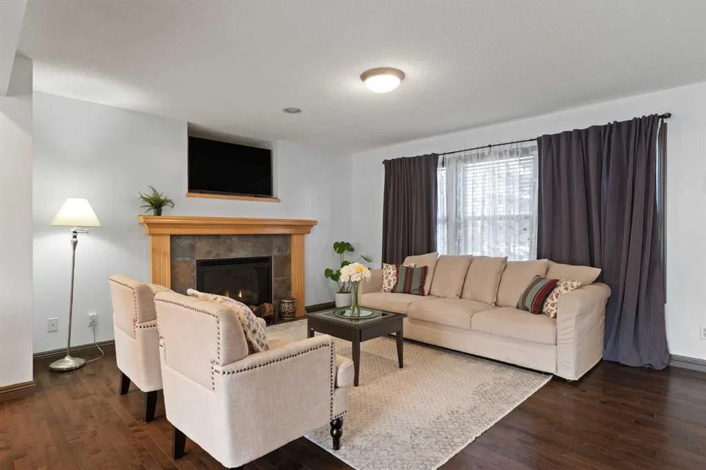 161 Prestwick Close SE, Calgary — photo 5 of 35