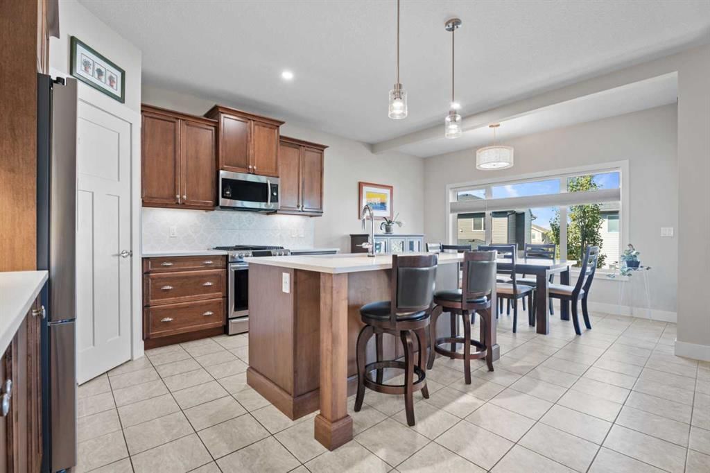 25 Cimarron Springs Court, Okotoks — main listing photo