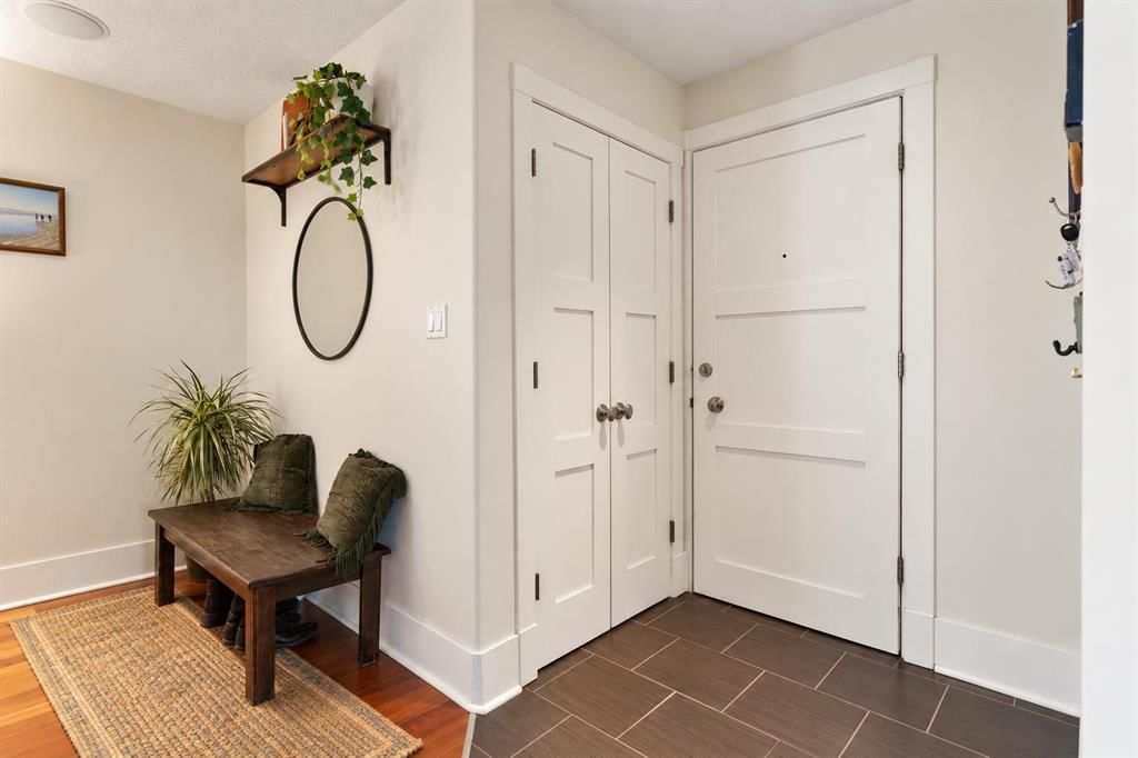 301, 312 Cedar Crescent SW, Calgary — photo 2 of 29