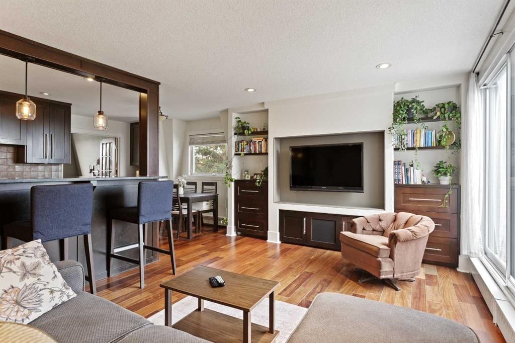 301, 312 Cedar Crescent SW, Calgary — photo 3 of 29