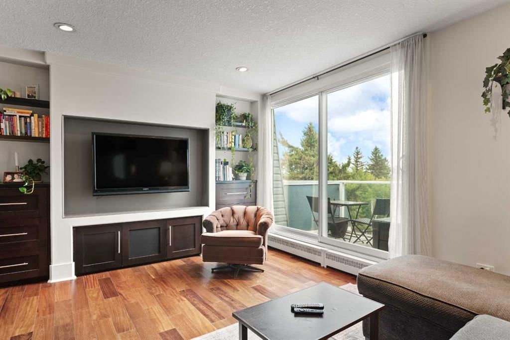 301, 312 Cedar Crescent SW, Calgary — photo 4 of 29