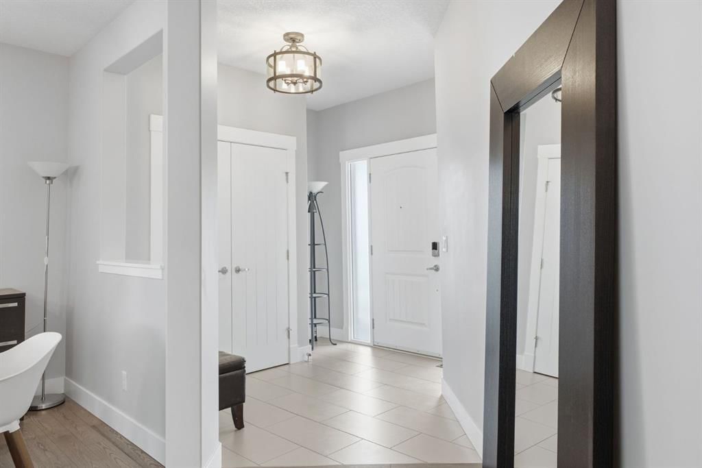 63 Masters Point SE, Calgary — photo 4 of 50