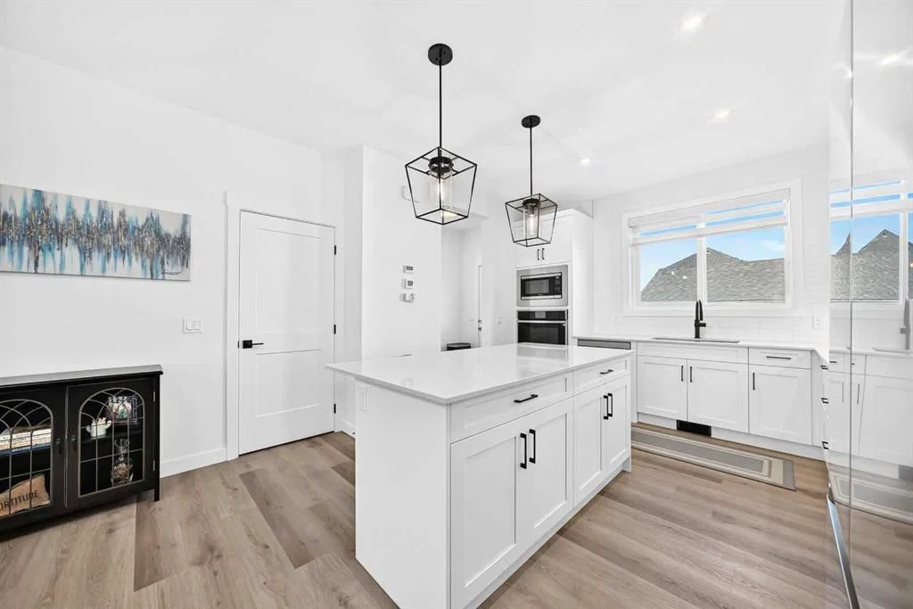 35 Silverton Glen Green SW, Calgary — photo 4 of 34