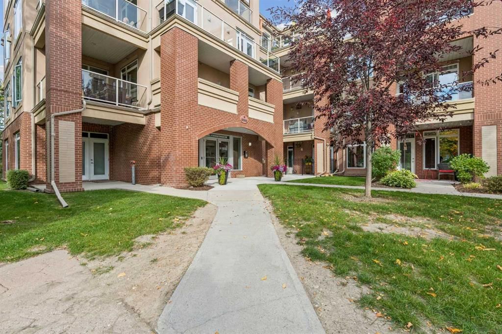 8202, 14 Hemlock Crescent SW, Calgary — photo 2 of 36