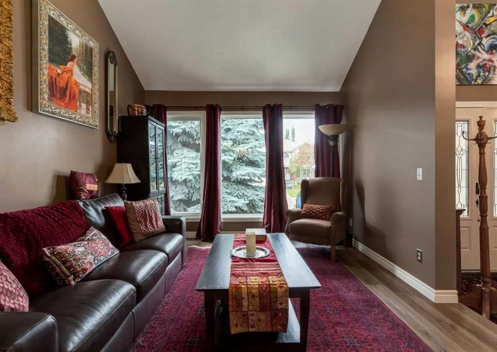492 Silvergrove Gardens NW, Calgary — photo 3 of 50