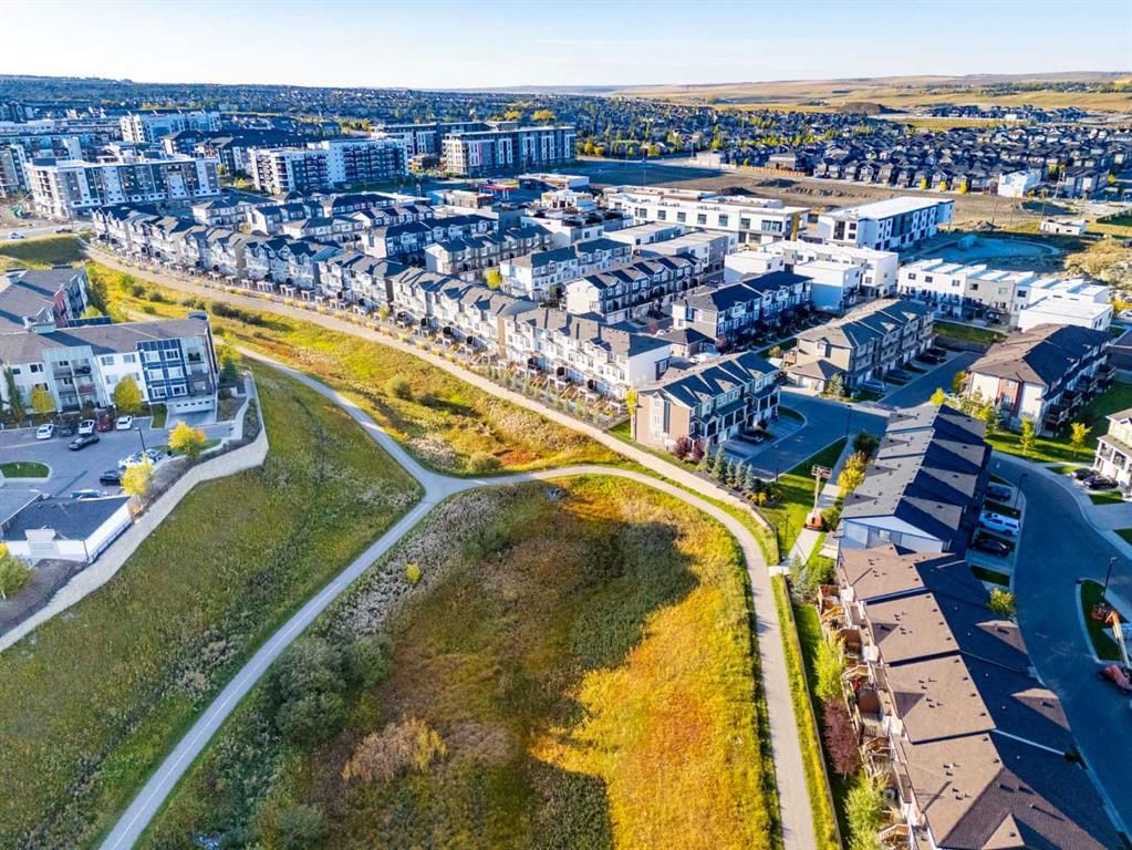 530 Sage Hill Grove NW, Calgary — main listing photo
